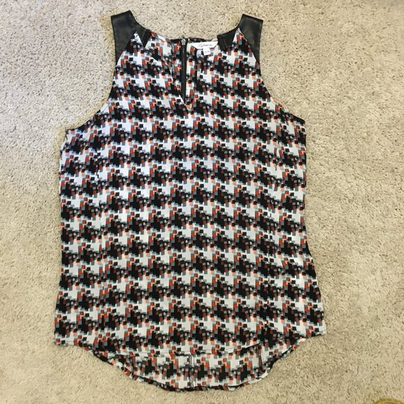 Two Tone Pixel & Faux Leather Shoulder Back Zipper Tank Top - Picture 10 of 13